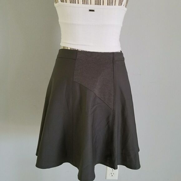 BCBGMaxAzria Dresses & Skirts - BCBG MaxAzria flounce skirt